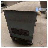 PORTABLE workbench with storage capacity