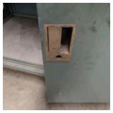 PORTABLE workbench with storage capacity