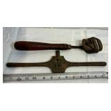 Vintage Stanley No. 70 box scraper & Vintage threading die stock