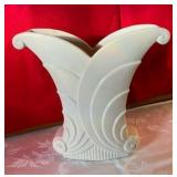 Vintage white pottery fan vase Abingdon No 513