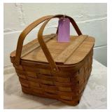 Vintage wicker picnic basket/Sewing wood handled basket