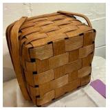 Vintage wicker picnic basket/Sewing wood handled basket