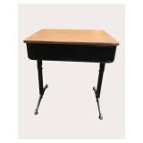 Lot of 9 Adjustable School Desks – Simple & Practical