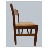 Vintage Wooden Chairs – Classic Style & Comfort!