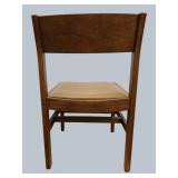 Vintage Wooden Chairs – Classic Style & Comfort!