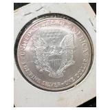 2001 AMERICAN SILVER EAGLE 1 TROY OZ .999 FINE SILVER