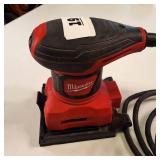 Milwaukee 6033-21 corded 1/4 sheet palm sander