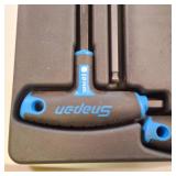 Snap-on 8-piece metric T-shaped/L-shaped combination hex wrench set.