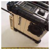 Makita XRM02 job site radio