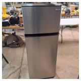 Vissani Top Freezer Mid sized Refrigerator in a stainless steel look - Model #MDFF7SS