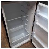 Vissani Top Freezer Mid sized Refrigerator in a stainless steel look - Model #MDFF7SS
