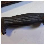 Lot of vintage fixed-blade knives (2 total)