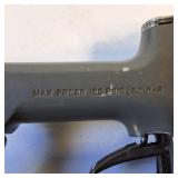 Professional Senco PW Roofing Stapler (GA0001) - 16 Gauge Wide Crown