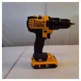 DeWalt DCD780 is a 20V MAX 1/2-inch cordless compact drill driver with battery