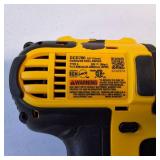 DeWalt DCD780 is a 20V MAX 1/2-inch cordless compact drill driver with battery