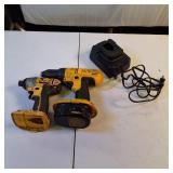 DeWalt 18V Cordless Drill & Impact Driver Set with (1) Battery and Charger