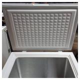 Nice, Working Magic Chef Chest Freezer -  Compact 5.2 Cubic Foot -  33.5" x 27.5" x 21" (deep)