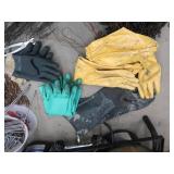 HUGE TRAPPING LOT / DOUBLE BURNER PROPANE COOKER