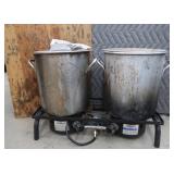 HUGE TRAPPING LOT / DOUBLE BURNER PROPANE COOKER