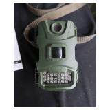 3 TRAIL CAMS WITH ORANGE BAG