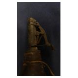 LARGE LOT OF VINTAGE POWDER AND SHOT FLASK, AND AMMO