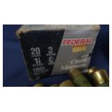 LARGE LOT OF VINTAGE POWDER AND SHOT FLASK, AND AMMO