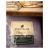 PAVILIA Luxury Knit Blanket 50x60 - White Sheets & Pillowcases - Assorted Linens