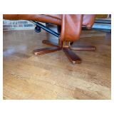 Vintage Ekornes Stressless Brown Leather Swivel Recliner Lounge Chair Bentwood Base No Ottoman