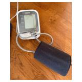 Mixed Home Health Device Lot Omron Vicks Light Relief Heating Pad