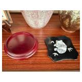 5 Pc Decorative Art Glass Pottery Silhouette Frame Decor Lot