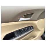 2009 HONDA ACCORD LX *No Accidents* (NO RESERVE)