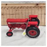 1/16 International 756