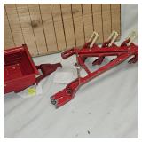 1:16 International Plow and Spreader