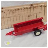 1/16 IH 492 Spreader