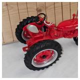 1/16 Farmall 230