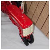 1/16 Farmall 230