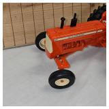 1:16 Allis Chalmers D-19