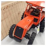1:16 Allis Chalmers 8010