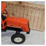 1:16 Allis Chalmers 8010