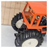 1:16 Allis Chalmers 8010