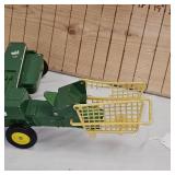 1:16 Vintage John Deere Baler