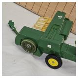 1:16 Vintage John Deere Baler