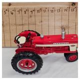 Precision Series Farmall 460. 1/16 in box