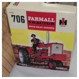 Ertl Farmall 706 1:16  in box