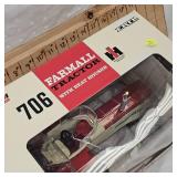 Ertl Farmall 706 1:16  in box