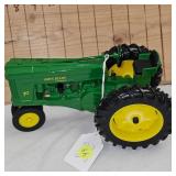 1:16 John Deere 70 Tractor