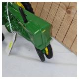 1:16 John Deere 70