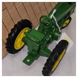 1:16 John Deere 70