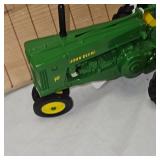 1:16 John Deere 70