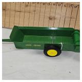 1/16 John Deere Spreader